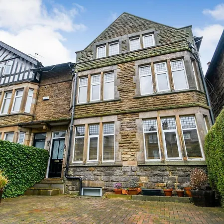 Holiday home Spacious Victorian Townhouse Near Hcc With Off Street Parking