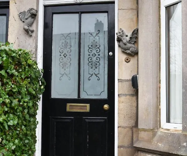 Spacious Victorian Townhouse Near Hcc With Off Street Parking Semesterbostad *