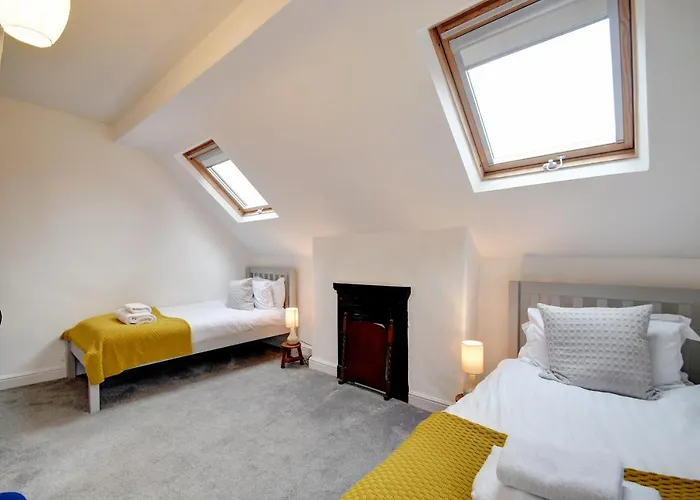 Semesterbostad Spacious Victorian Townhouse Near Hcc With Off Street Parking Harrogate