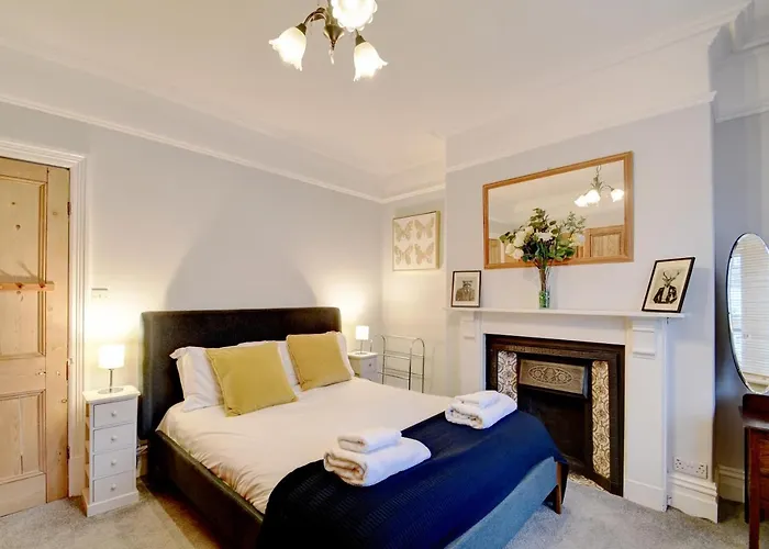 Spacious Victorian Townhouse Near Hcc With Off Street Parking Semesterbostad Harrogate